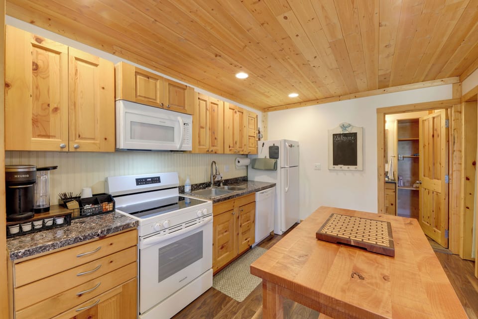 House (3 Bedrooms) | Interior