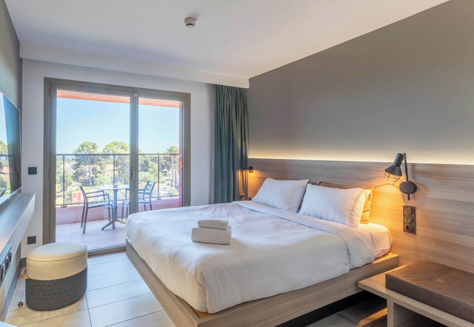 Comfort Double Room, Non Smoking | Free WiFi, bed sheets
