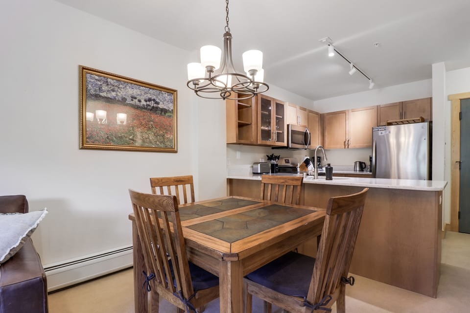 Condo, 1 Bedroom | Dining