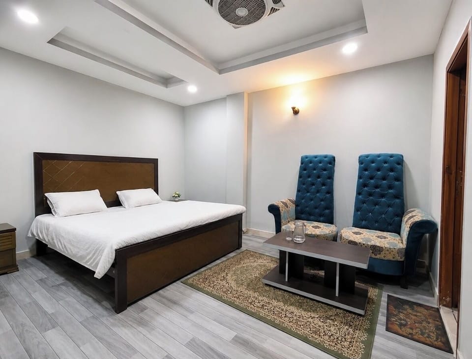 Family Double Room | Iron/ironing board, free WiFi