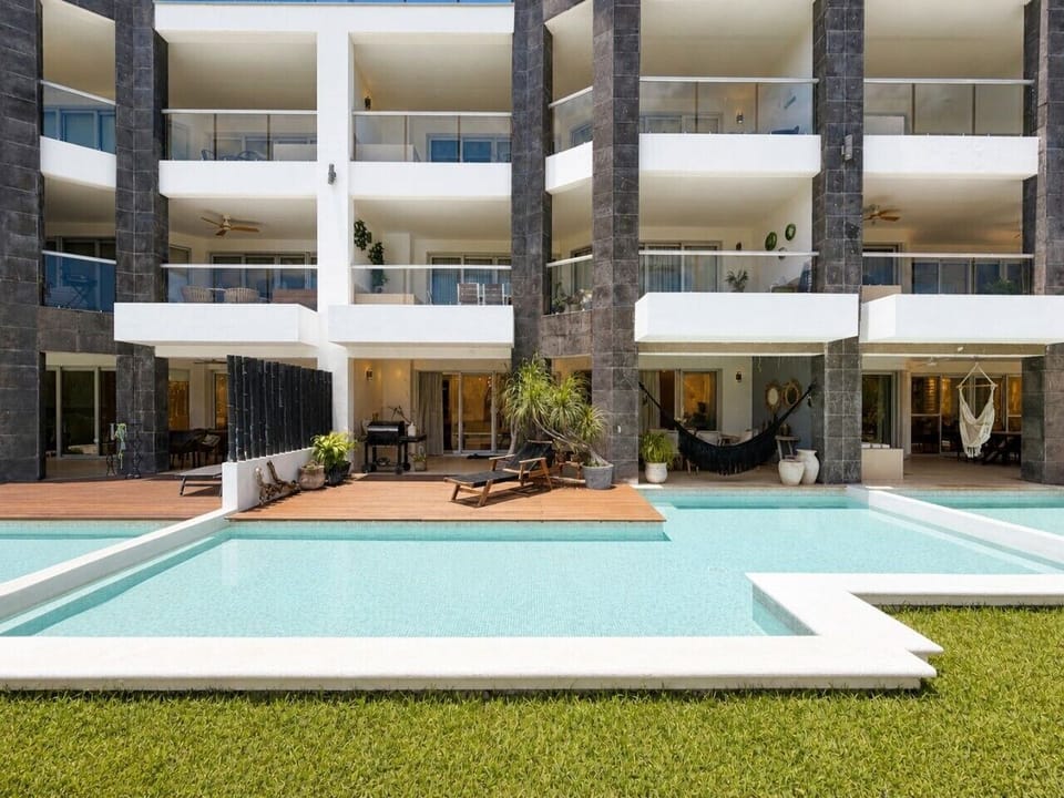 Mreazul, Playa del Carmen
