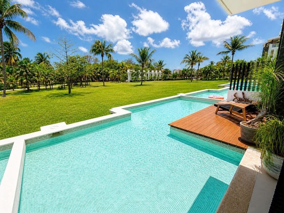 Mreazul, Playa del Carmen