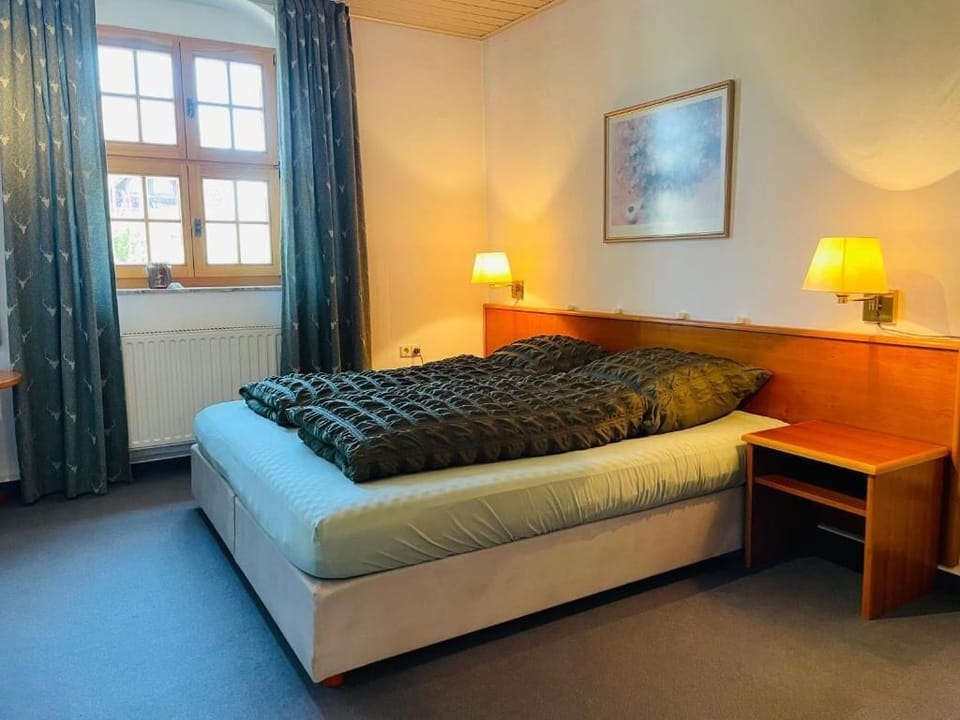 Double Room, 1 Queen Bed with Sofa bed, Non Smoking | WiFi (free)