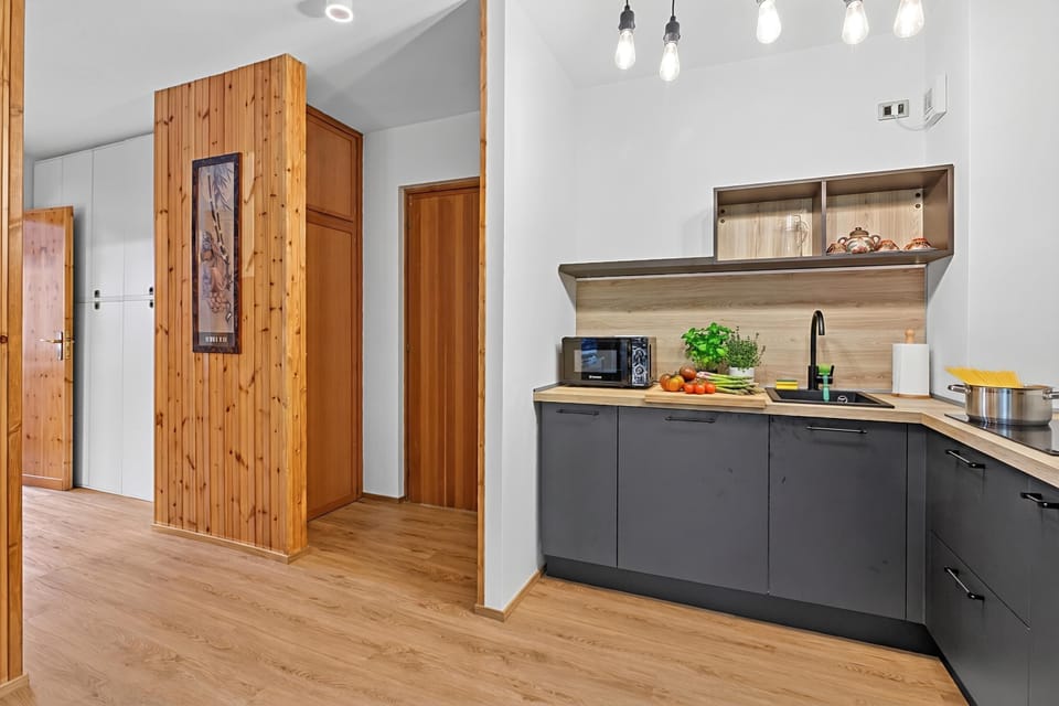 Family Apartment, 2 Bedrooms, Balcony (L'Anemone near Campo Smith Lifts) | Private kitchen