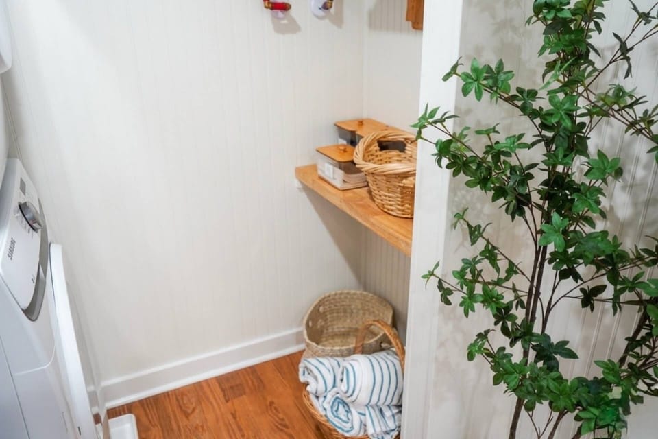 Washer, dryer, detergent, and essentials provided