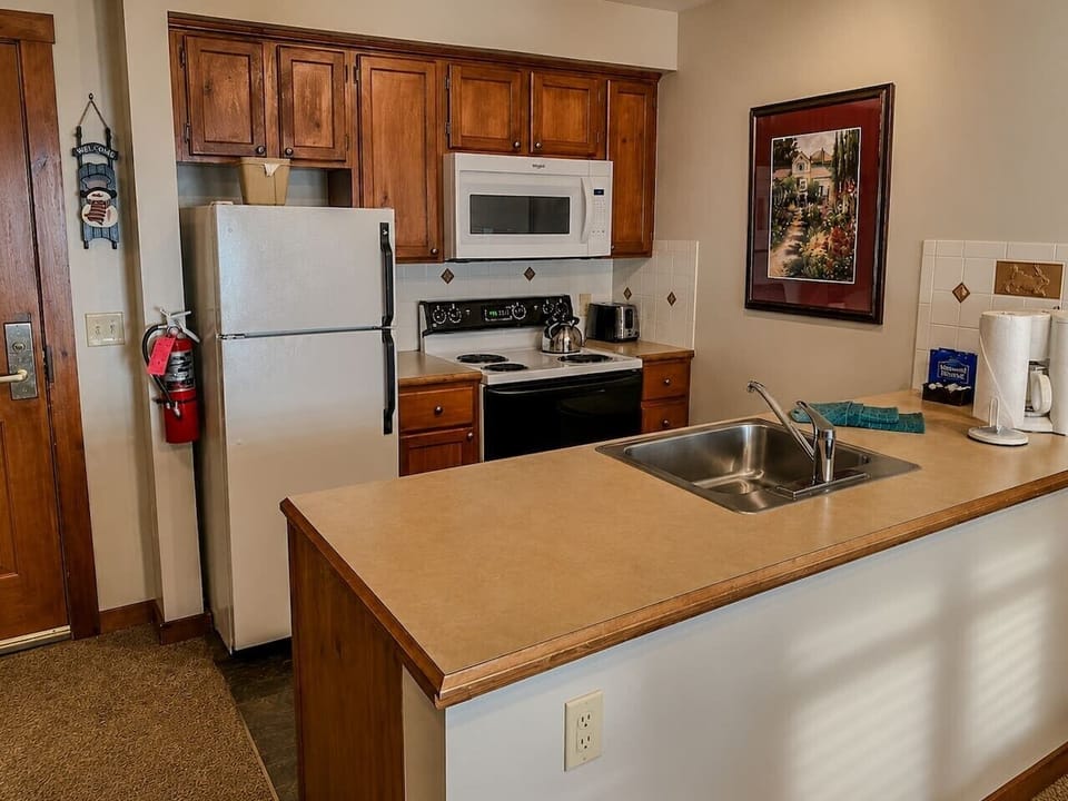 Fully-equipped kitchen