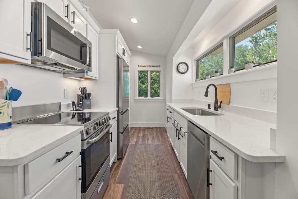 DU811: Sugar Shack | 2nd Floor Kitchen