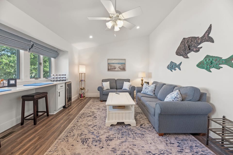 DU811: Sugar Shack | 2nd Floor Living Area