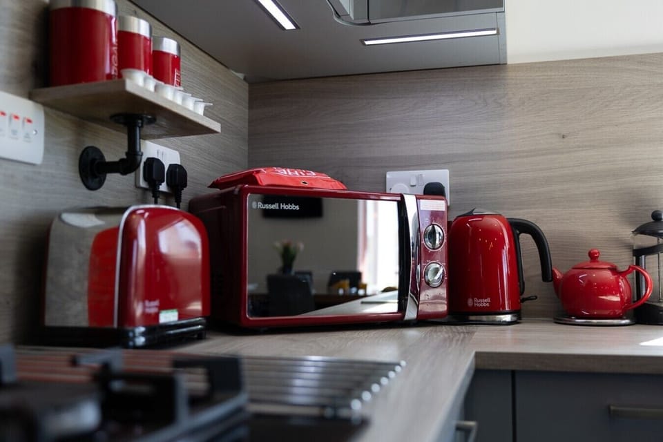 Microwave, kettle and toaster