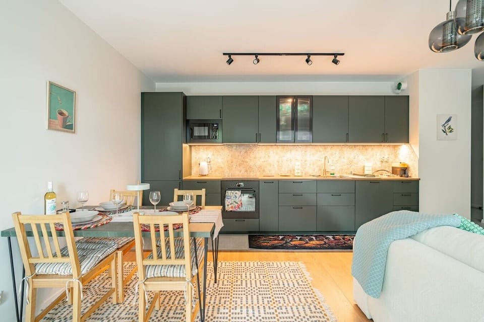 Modern Apartment in Kraków | Book Now with RENTUJEMY