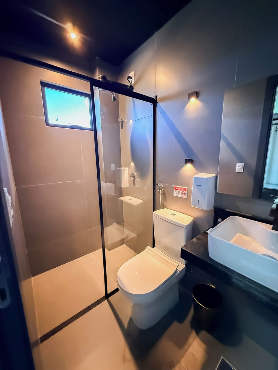 Standard Room | Bathroom | Soap, shampoo, toilet paper