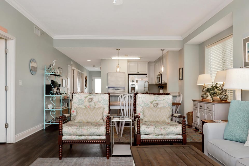 Condo, Multiple Beds (Summerhouse 206 - Brown Eyed Girl) | Living area