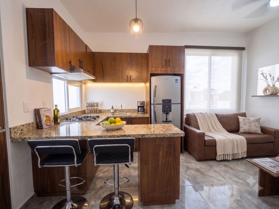 Fridge, microwave, oven, stovetop