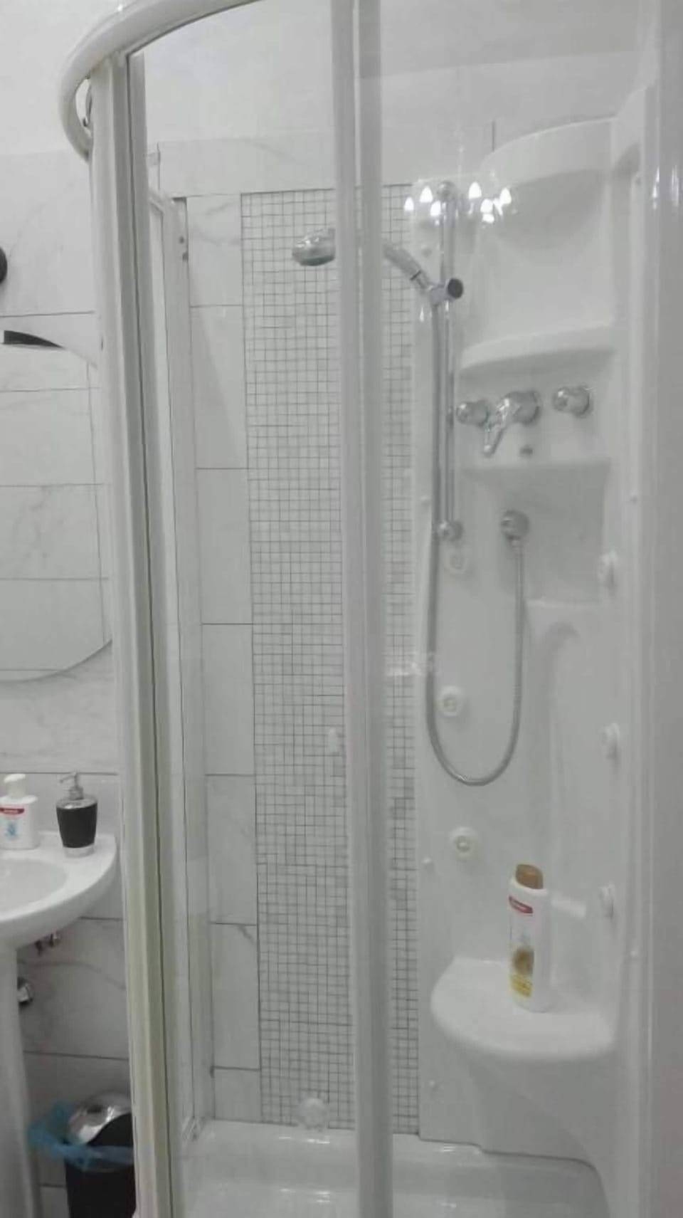Basic Triple Room, Balcony, City View | Bathroom | Free toiletries, hair dryer, towels, soap