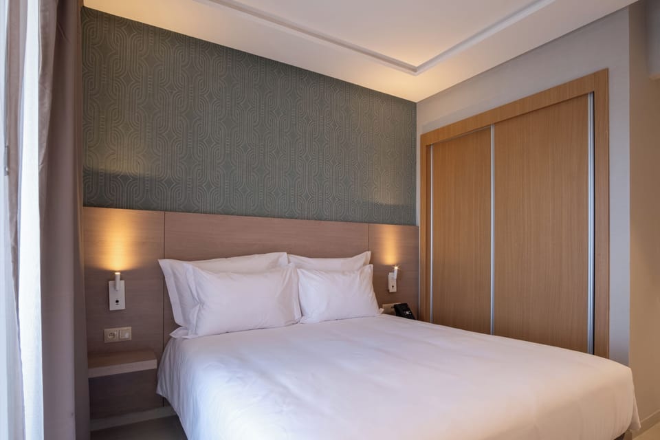 Superior Apartment, 1 Bedroom | WiFi (free), bed sheets