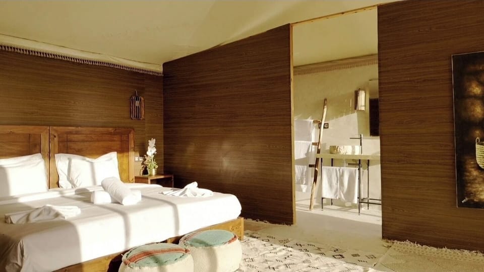 Deluxe Double or Twin Room, Desert View | In-room safe, free WiFi