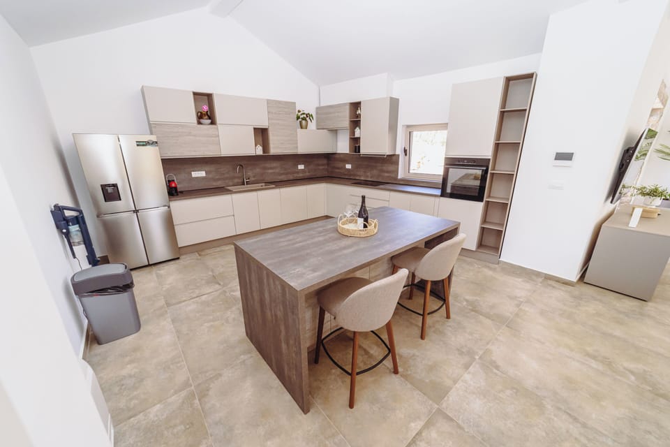 Traditional House, Garden View | Private kitchen | Espresso maker, coffee/tea maker, electric kettle