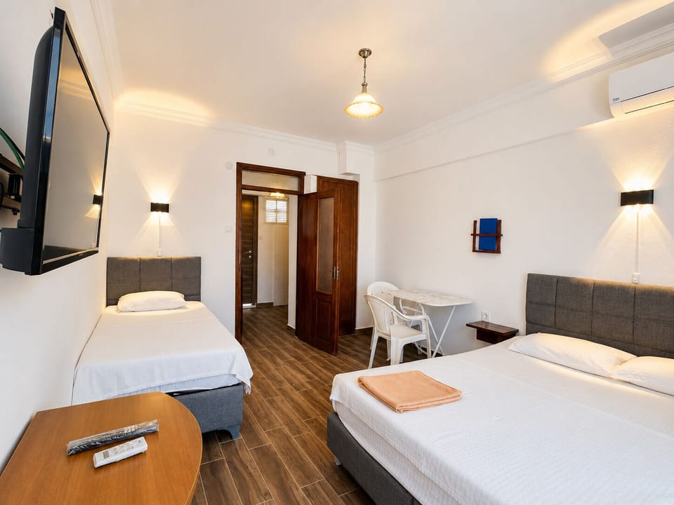 Standard Twin Room, Balcony, Partial Sea View | Desk, laptop workspace, free WiFi