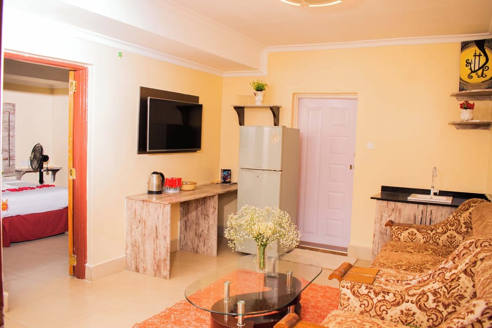 Executive Suite, Patio, Resort View | Living area