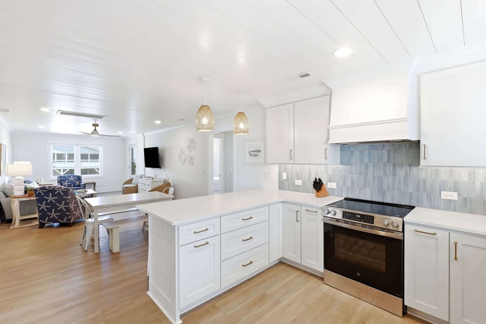Everything you need for meals and snacks is within reach.