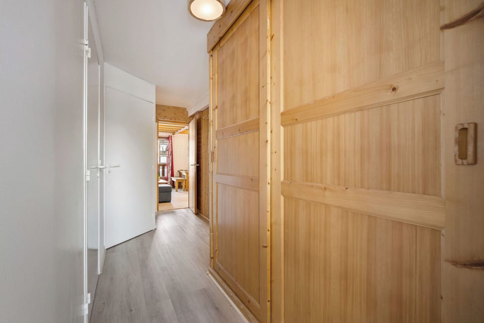 Deluxe Apartment, Balcony, Mountain View | Interior