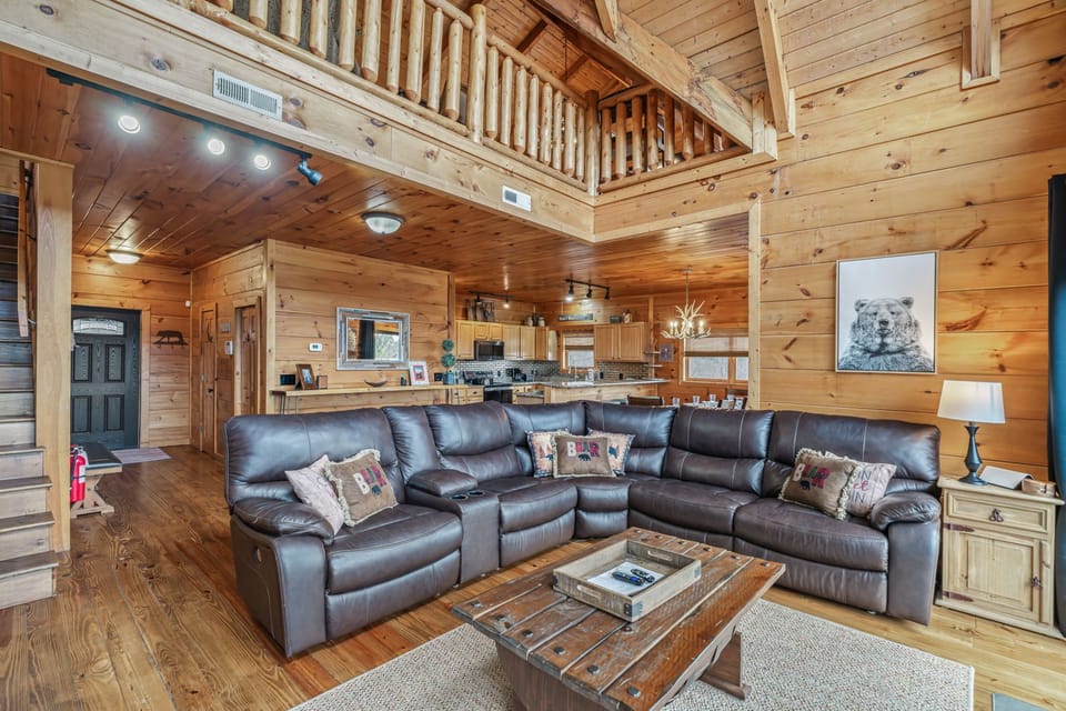 Cabin, Multiple Beds, Mountain View (50 Mile View Lodge) | Living area