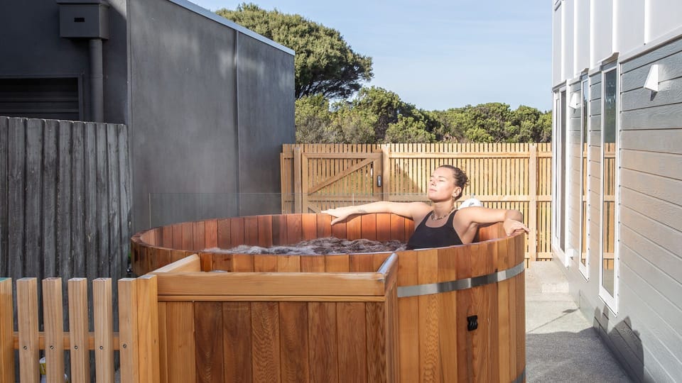 Outdoor spa tub