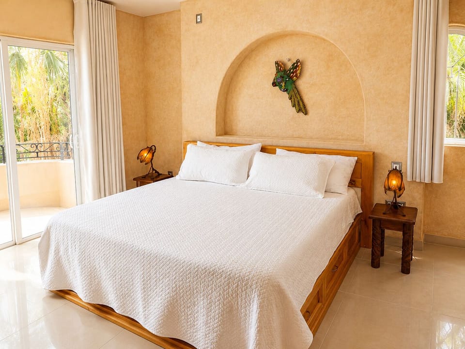 Bedroom king bed / AC /  Ceiling fan / Balcony con spectacular view