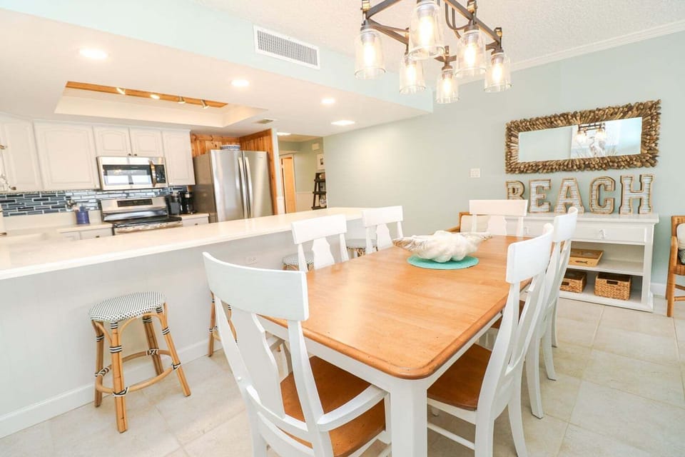 St. Augustine Beach Rentals Dining Room