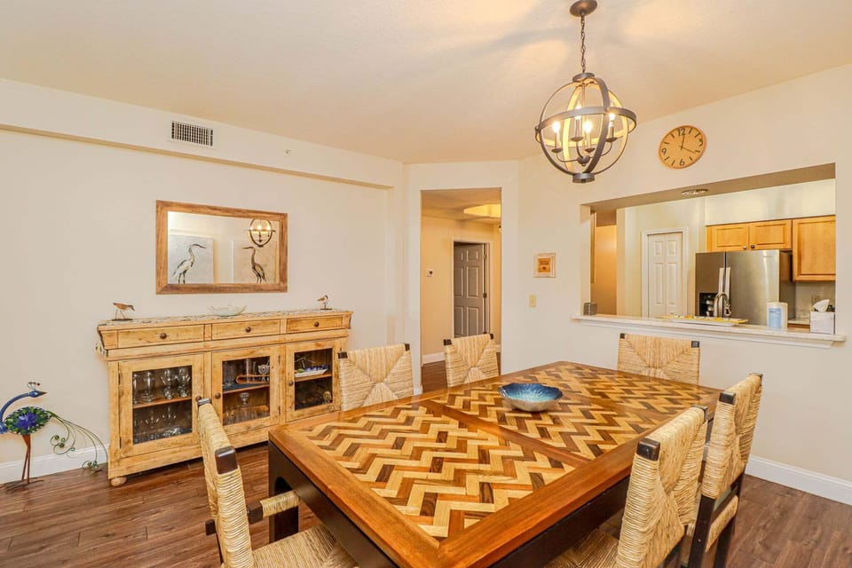 St. Augustine Beach Rentals Dining Room