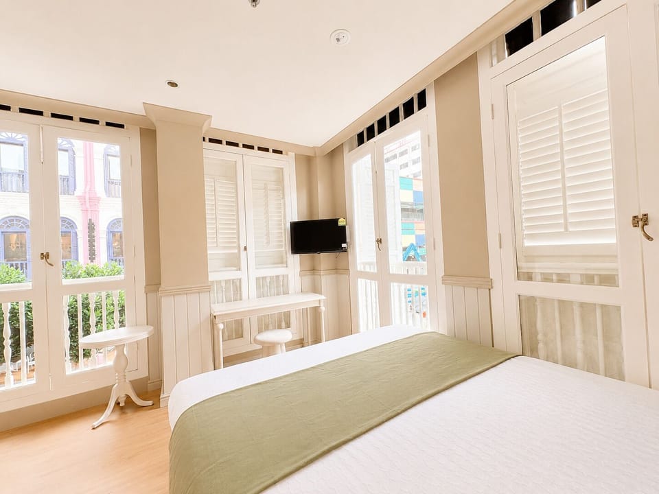 Director Room with Window or Balcony | Iron/ironing board, WiFi (free), bed sheets