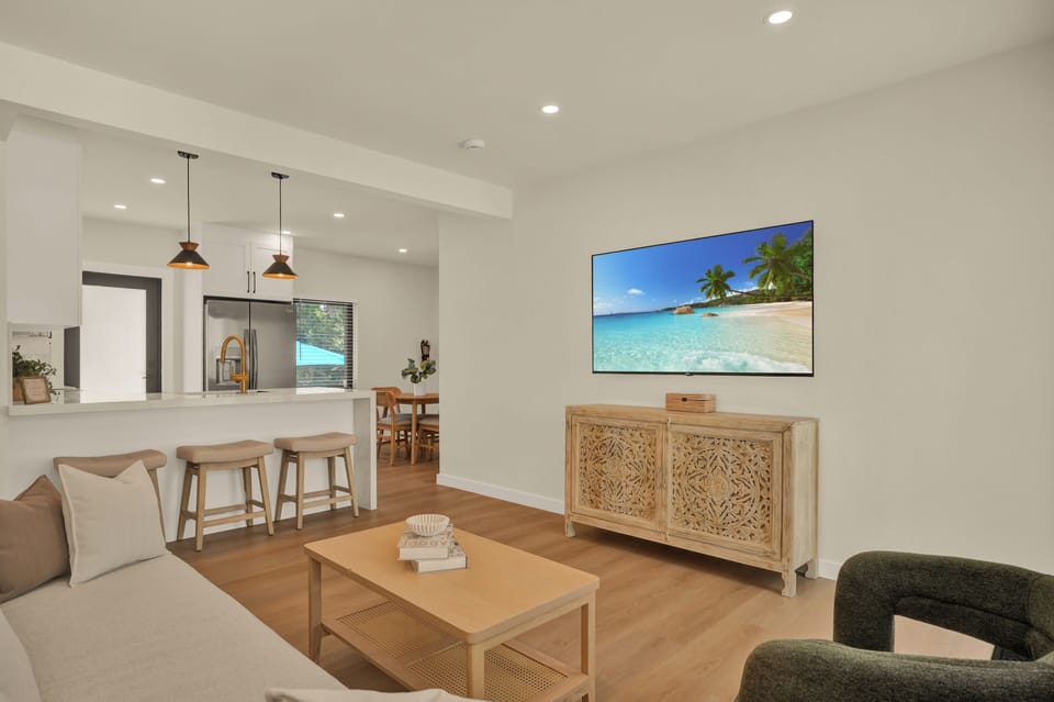 Living room, 65 inches smart TV