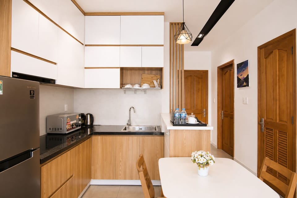 Deluxe Apartment, 2 Bedrooms, City View | Private kitchen | Fridge, microwave, stovetop, electric kettle