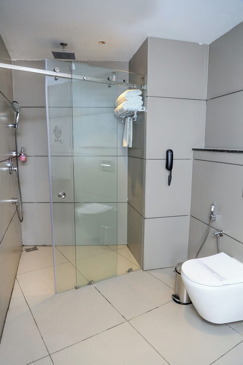 Deluxe Room, Balcony | Bathroom | Shower, hair dryer, slippers, towels