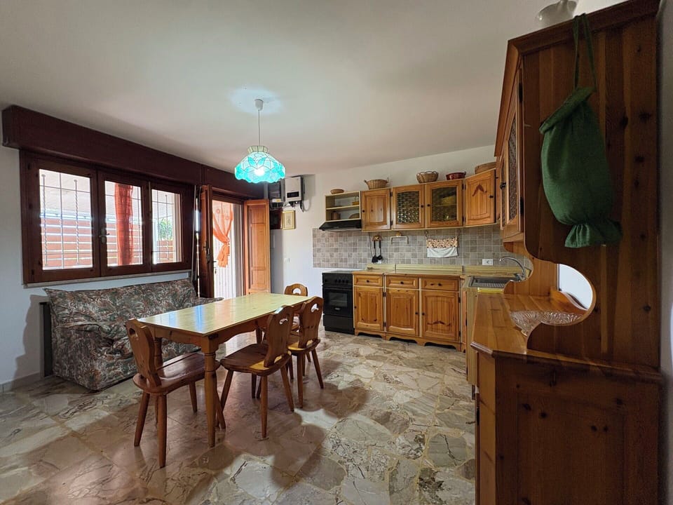 Autumn, Kitchen, Spring, Summer