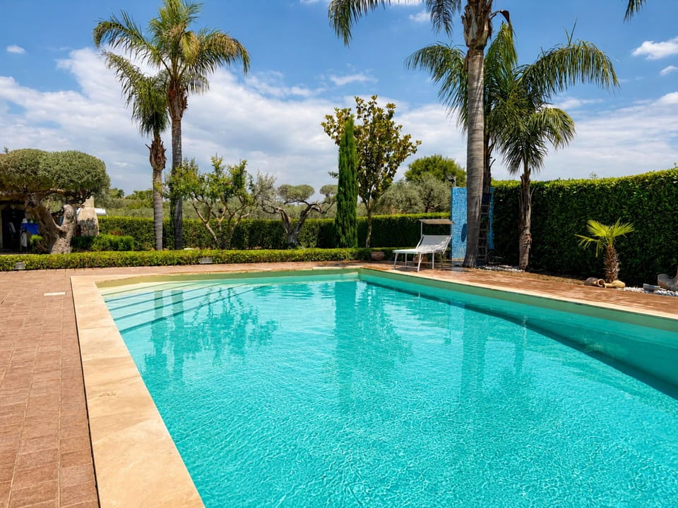 Autumn, Balcony / Terrace / Patio, Garden, Pool, Spring, Summer
