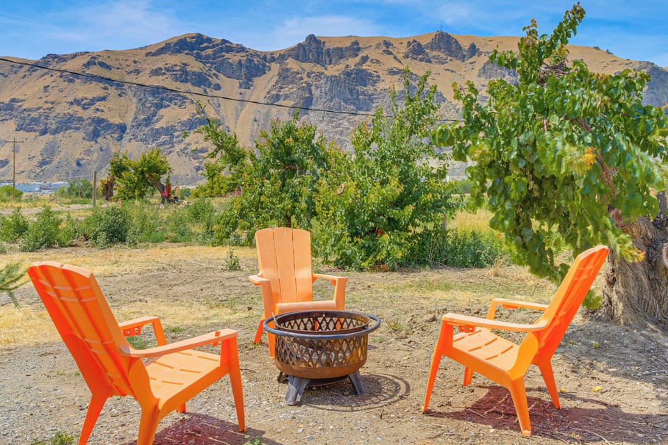 Exterior | Fire Pit | Mountain Views | Walk to River