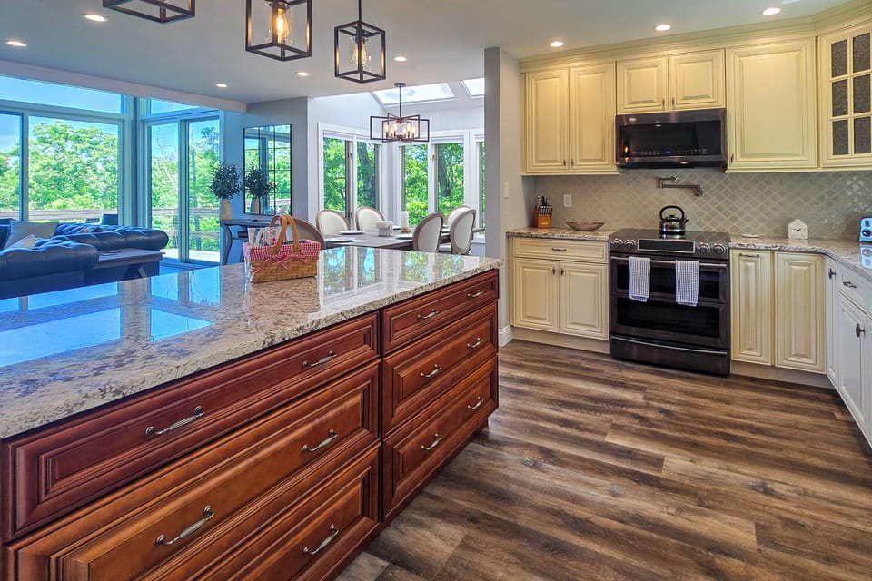 Kitchen | Main Level