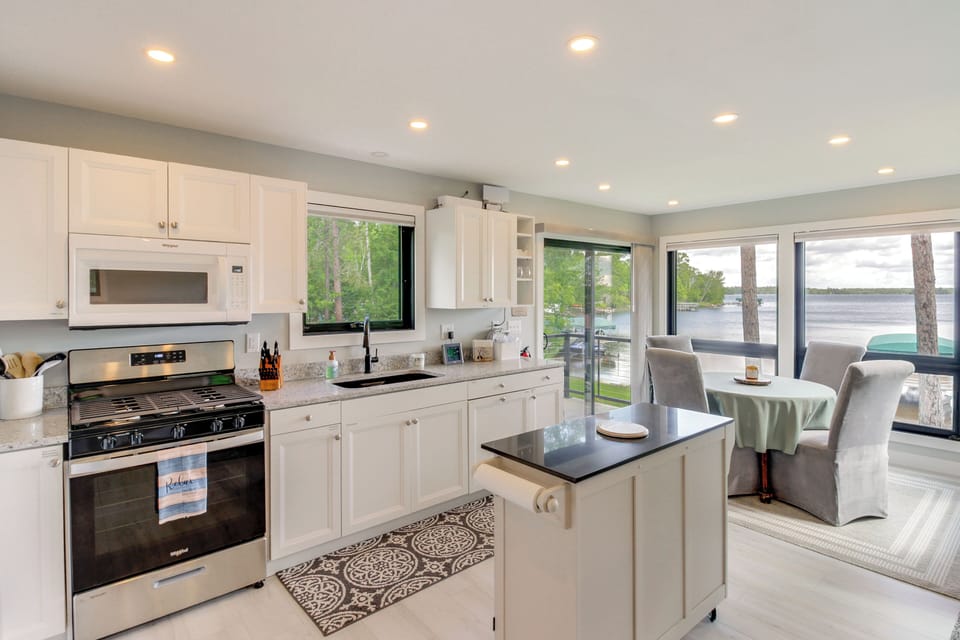 Kitchen | Main Floor