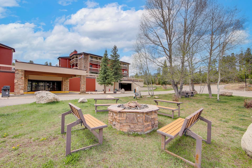 Exterior | Single-Story Condo on 3rd Floor