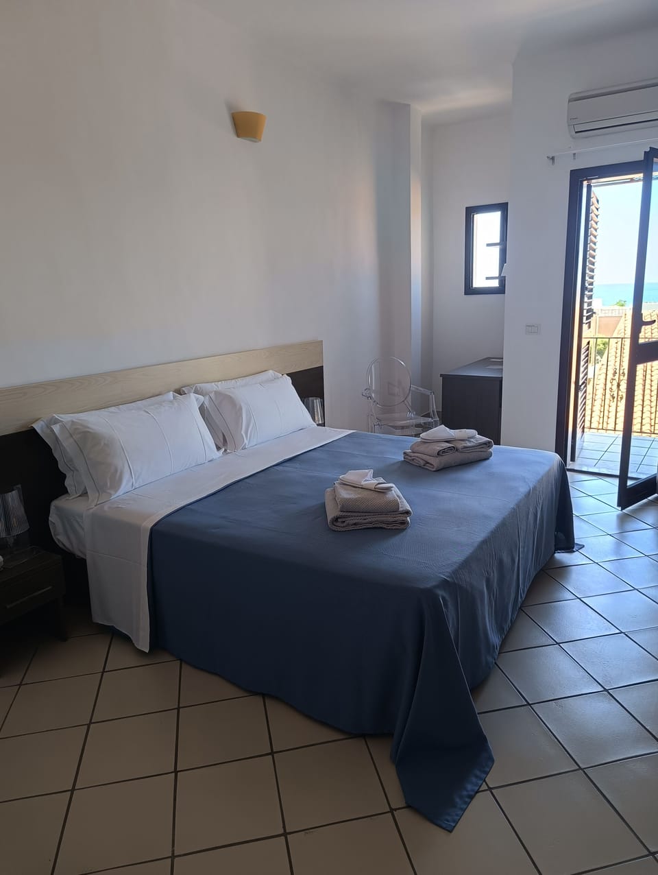 Junior Suite, Balcony, Partial Ocean View | In-room safe, blackout drapes, iron/ironing board (on request)
