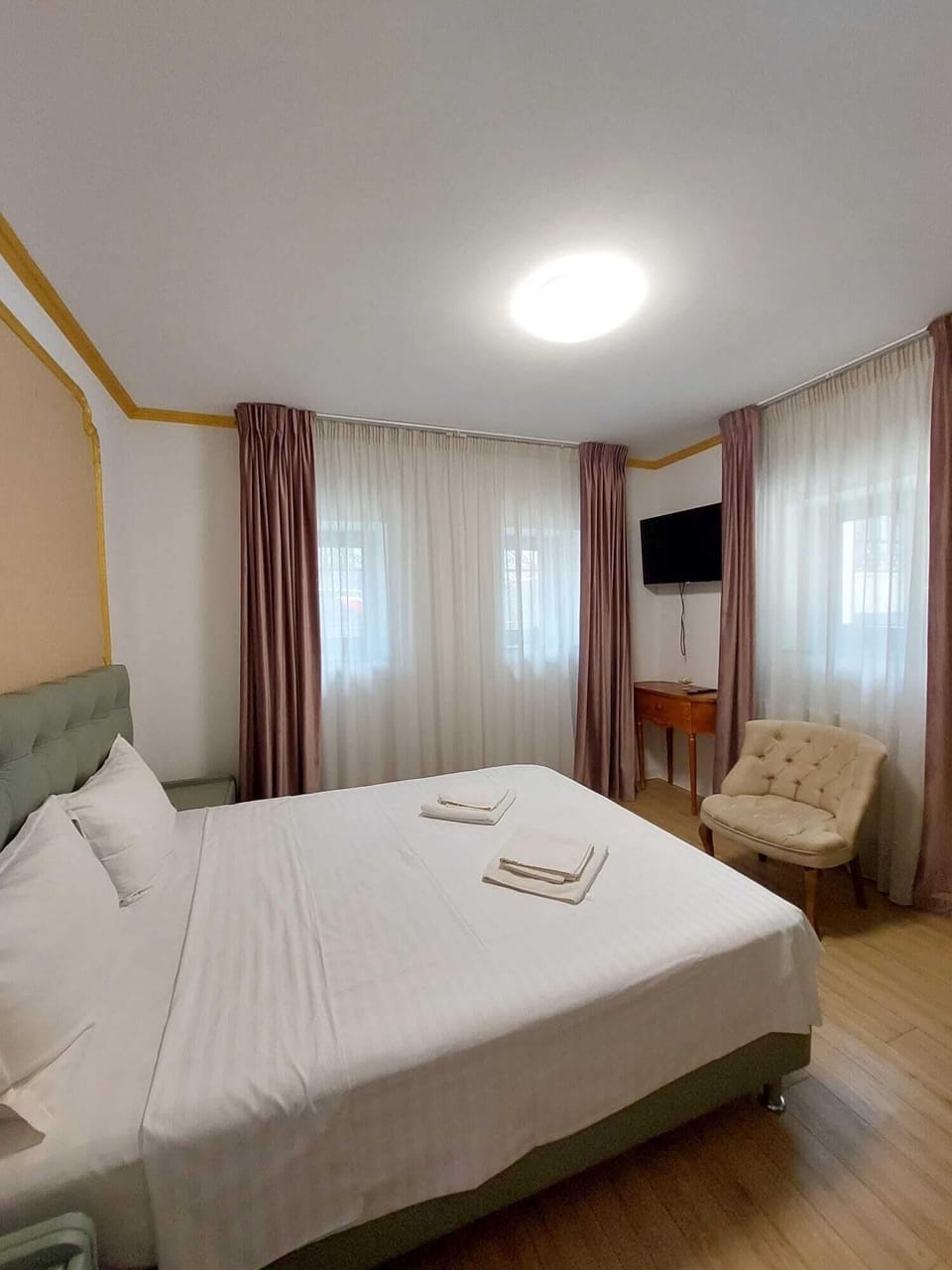Economy Double Room, Non Smoking | Blackout drapes, soundproofing, WiFi (free)