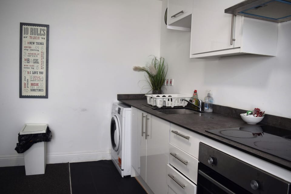 Fridge, microwave, oven