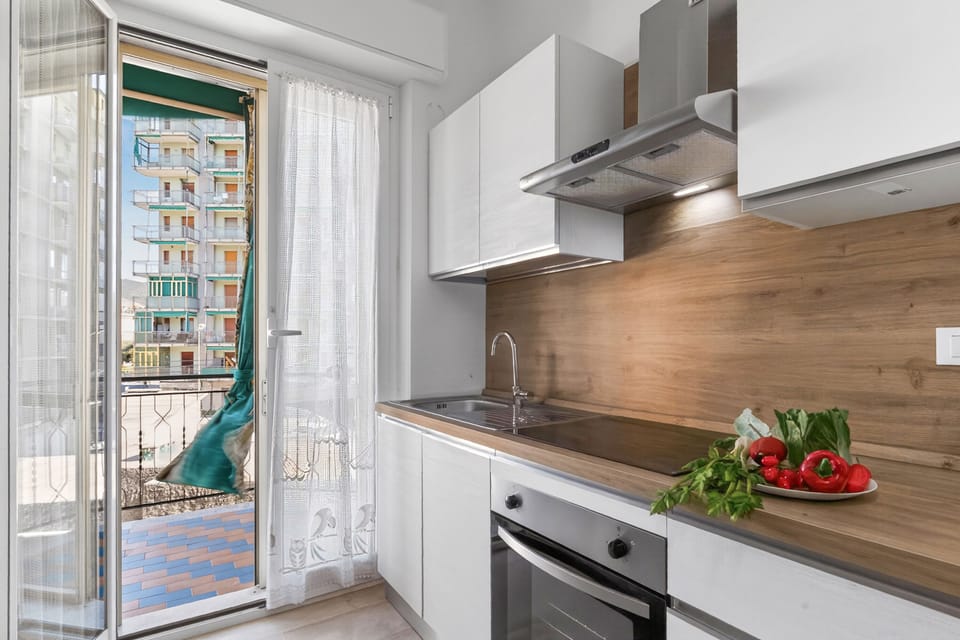Standard Apartment, 1 Bedroom, Balcony (House Carletta 200m From The Sea) | Private kitchen