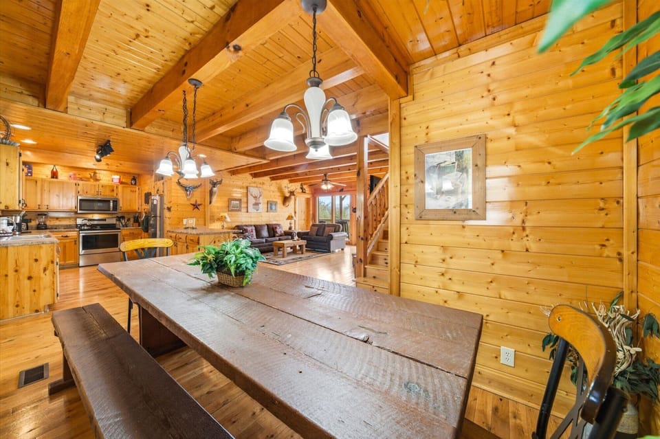 Cabin, Multiple Beds, Mountain View (Red, White and The View) | Interior