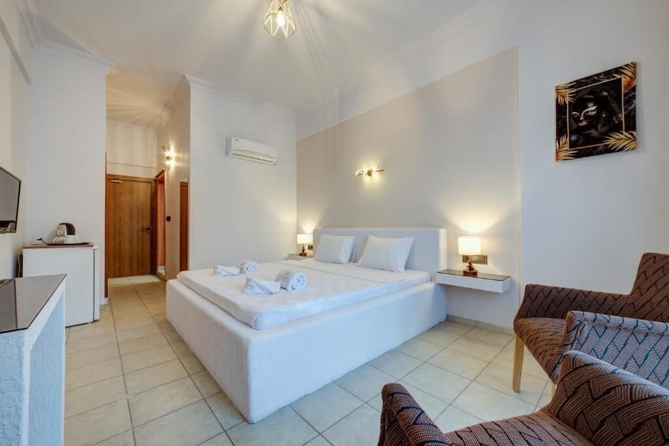 Deluxe Double Room, Lanai, Pool View | Laptop workspace, WiFi (free)