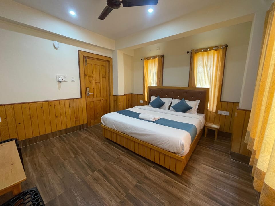 Superior Double Room, Mountain View | WiFi