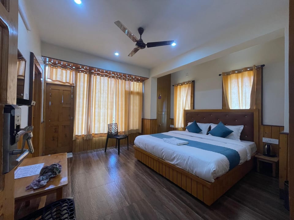 Luxury Double Room, Balcony | WiFi