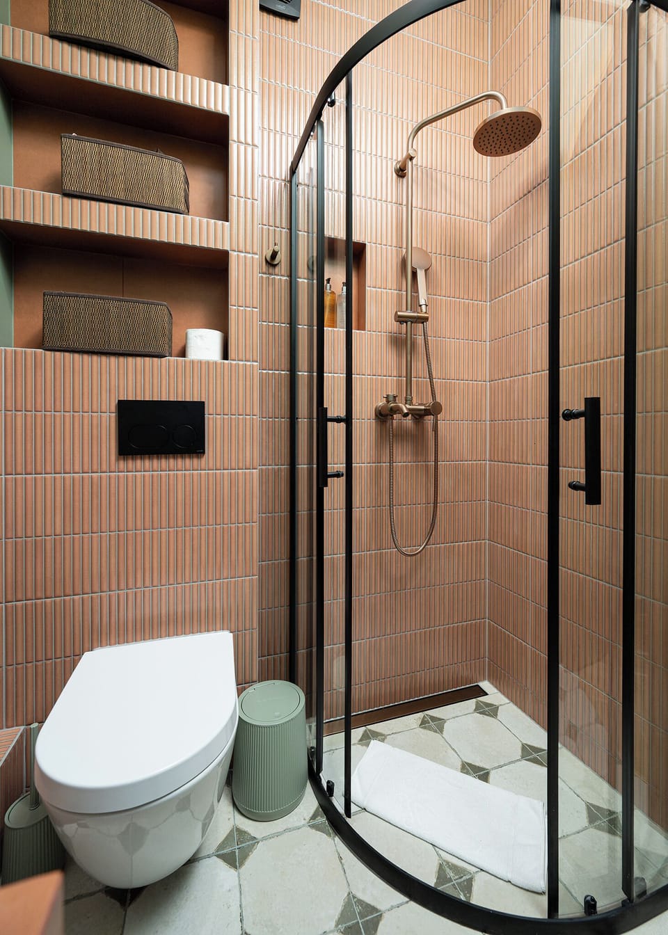 Studio, 1 Queen Bed | Bathroom