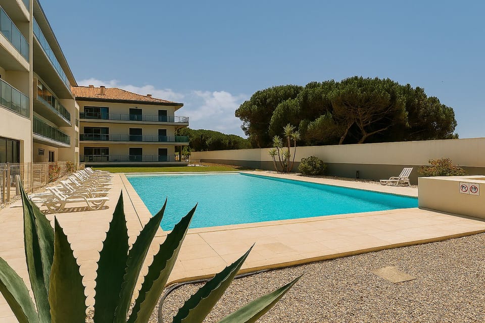 Largest private swimming pool in Sao Martinho do Porto